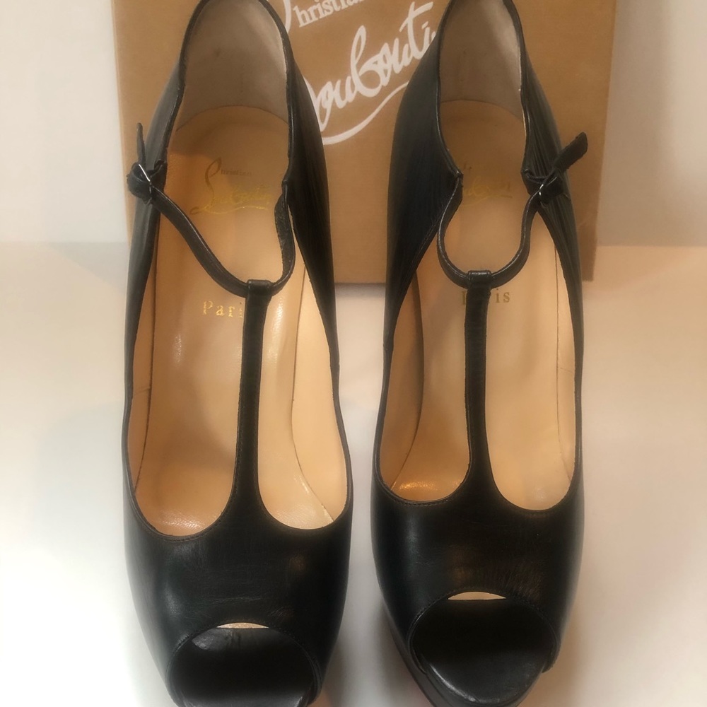 Christian Louis Vuitton 6 inch heel black shoes
